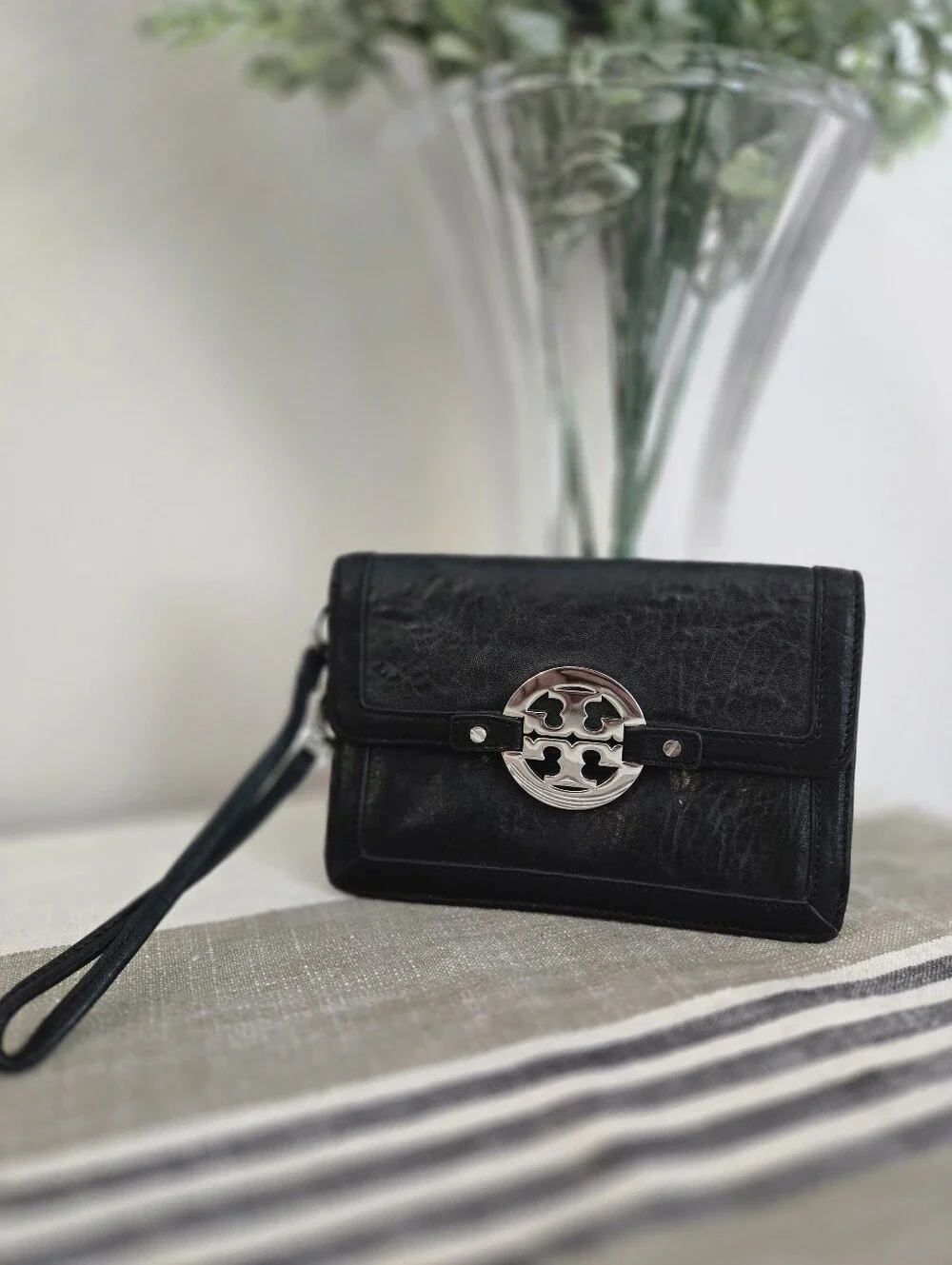 Tory Burch Amanda Flat Foldover Wristlet